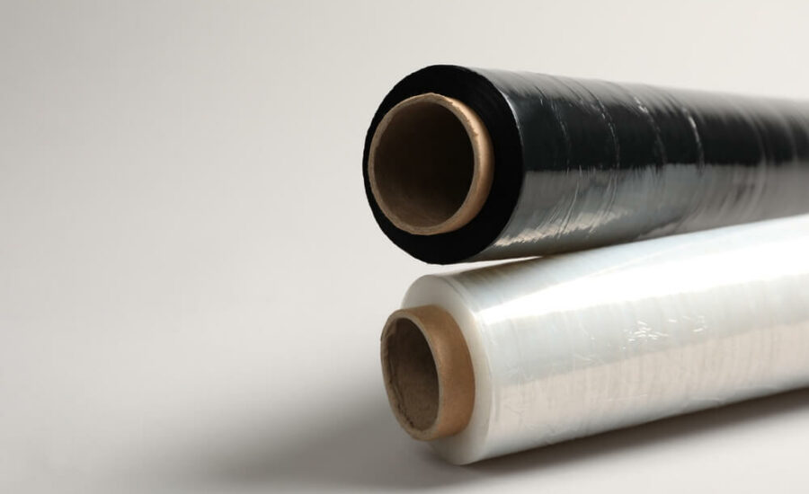 czarna i przeźroczysta folia stretch